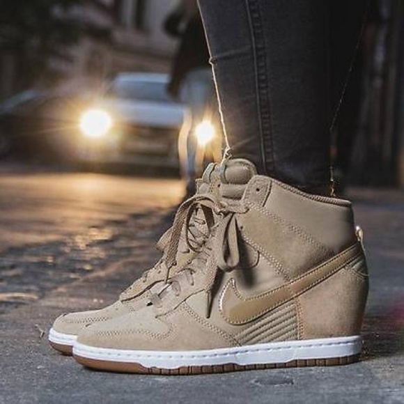 Nike Shoes - 🆕️ Nike DUNK SKY HI ESSENTIAL SNEAKER Nike Shoes - 🆕️ Nike DUNK SKY HI ESSENTIAL SNEAKER
